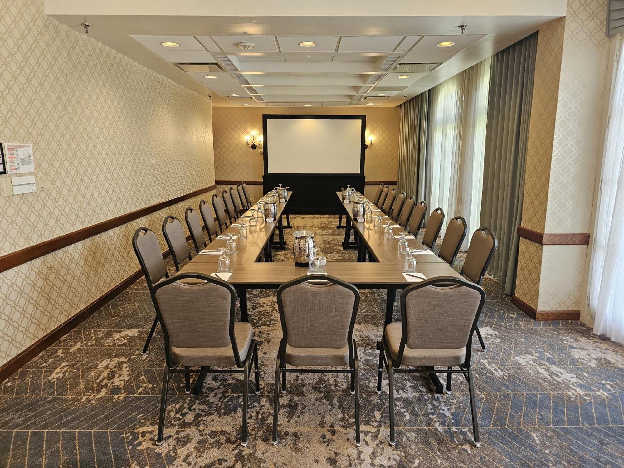 Crowne Plaza Phoenix - Chandler Golf Resort By Ihg Esterno foto